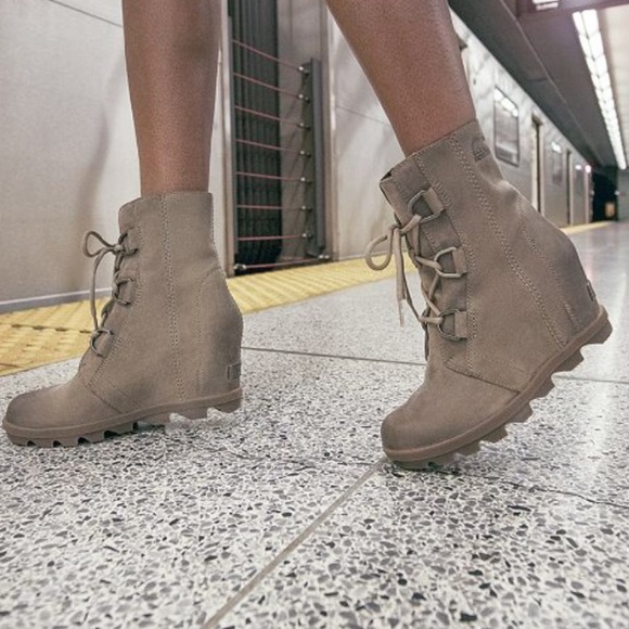 SOLD!  Sorel Joan of Arctic waterproof wedges - Picture 7 of 7